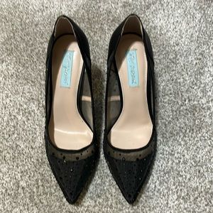 Betsy Johnson Blk Sequined Heels